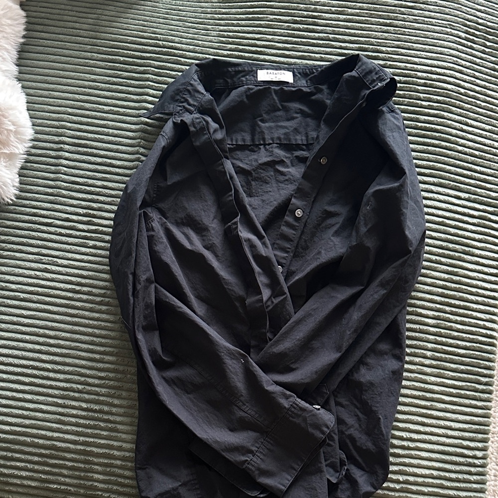 Aritzia Babaton black Button-Up Shirt size medium